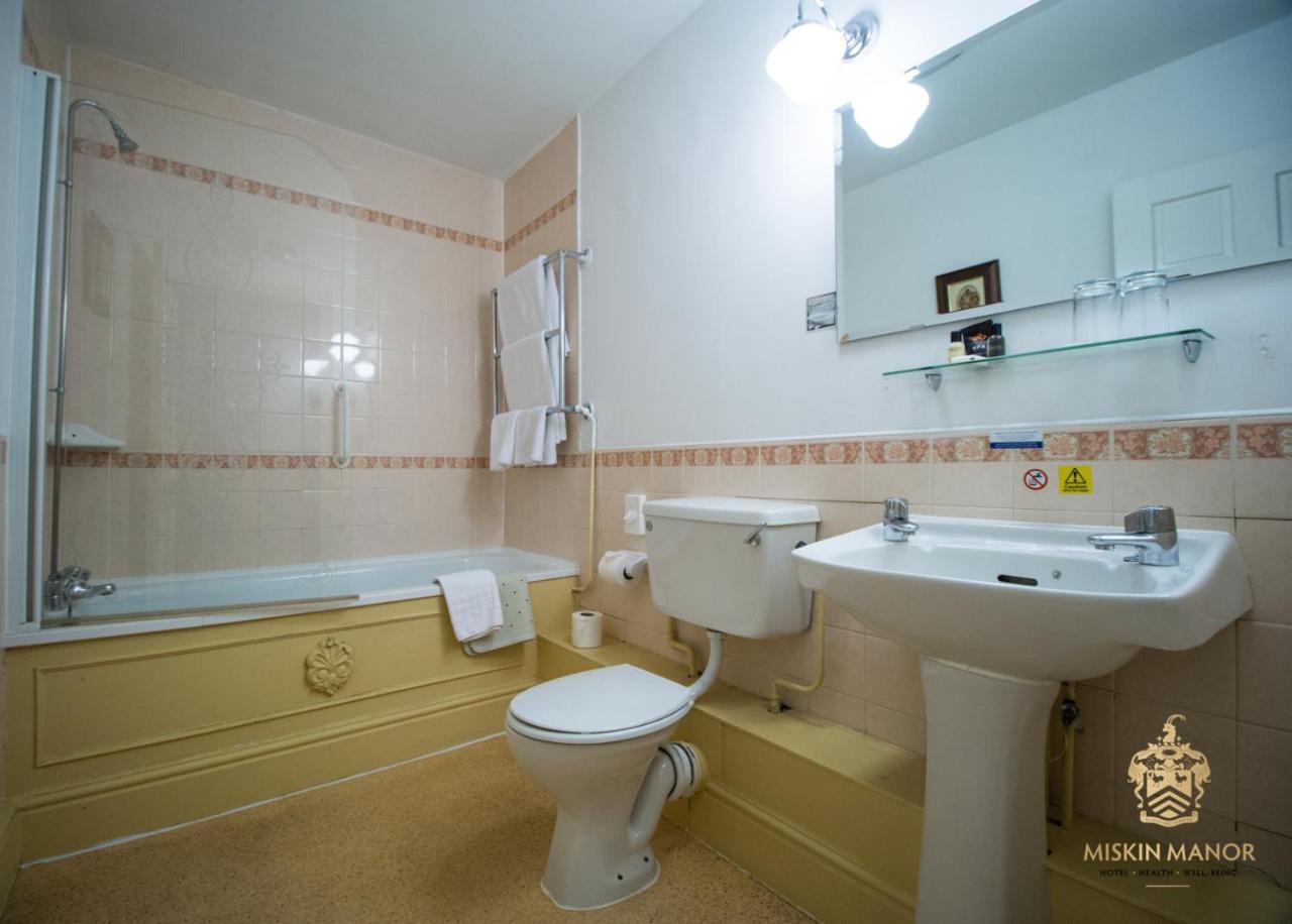Miskin Manor Hotel Hensol Εξωτερικό φωτογραφία